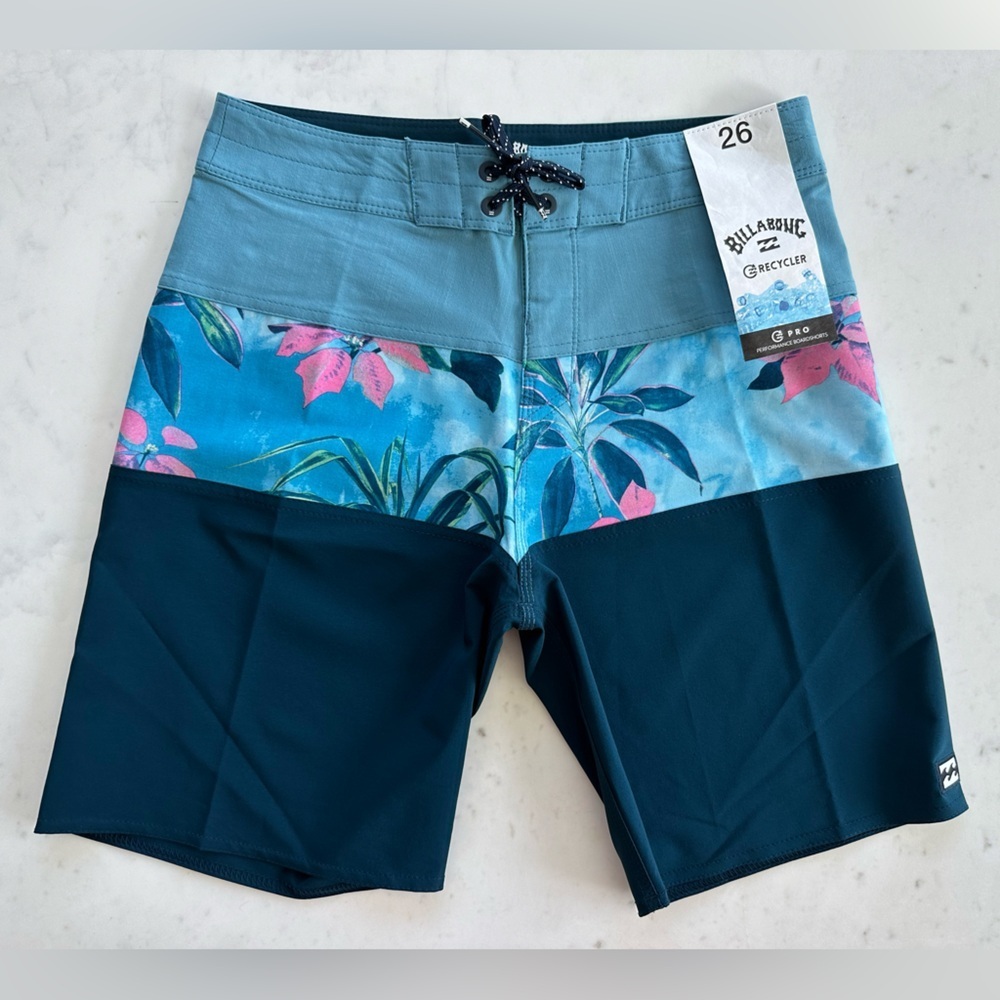 NWT Billabong Pro Performance Boardshorts